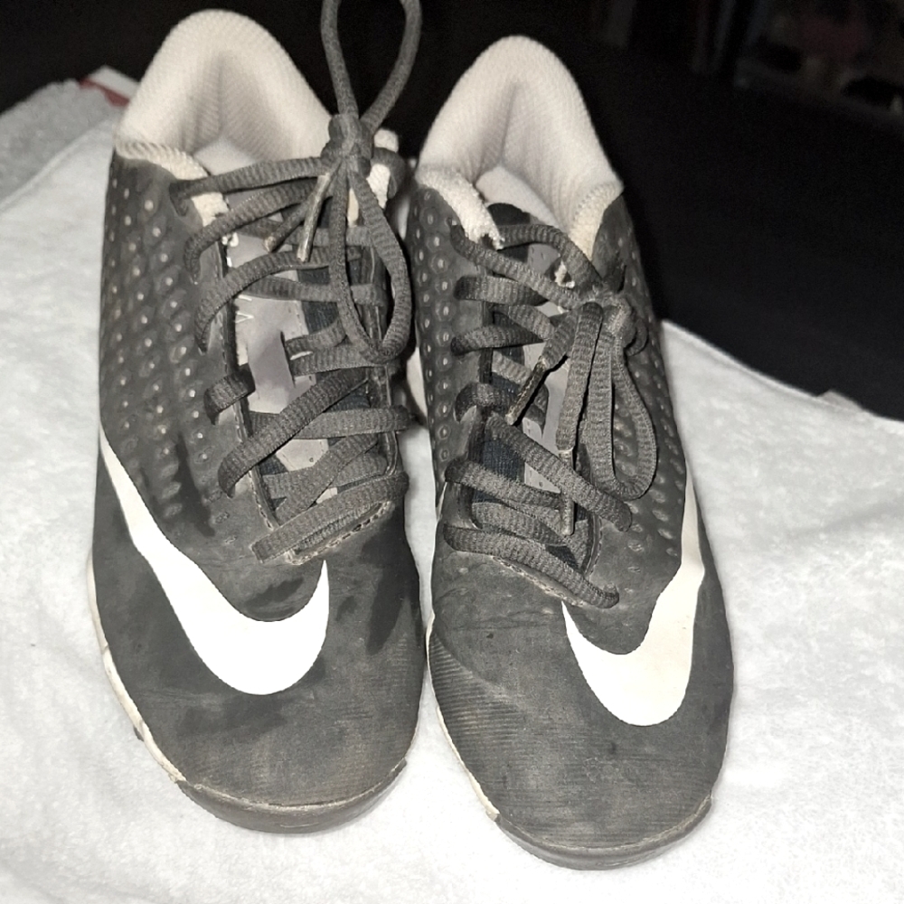 Nike Kids Black and White Football Cleats